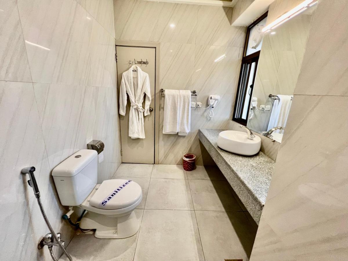 Hotel Shelton'S Ambassador Islamabad Zewnętrze zdjęcie